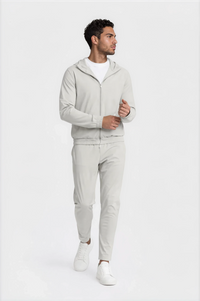 TECH SUIT À CAPUCHE — GRIS NUAGE