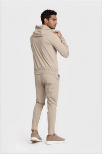 TECH SUIT À CAPUCHE — SABLE DORÉ